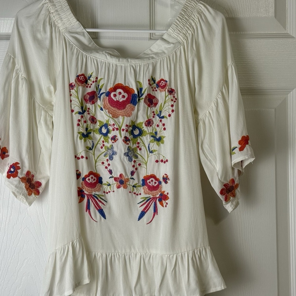 Umgee Women White Floral Embroidered Off The Shoulder Top Size M NWT Boho - Picture 5 of 15
